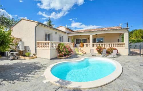Stunning home in Barjac with 3 Bedrooms, WiFi and Outdoor swimming pool : Maisons de vacances proche de Saint-Privat-de-Champclos