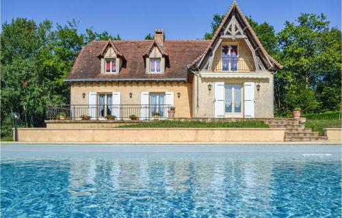 Nice Home In Savignac-ledrier With Wifi, Private Swimming Pool And Outdoor Swimming Pool : Maisons de vacances proche de Saint-Mesmin