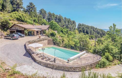 Awesome Home In Les Vans With 3 Bedrooms, Private Swimming Pool And Heated Swimming Pool : Maisons de vacances proche de Malarce-sur-la-Thines