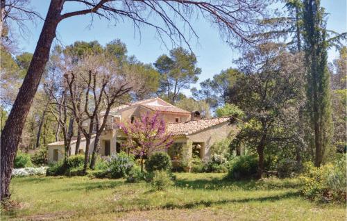 Amazing Home In Le Puy Sainte Reparade With 4 Bedrooms, Private Swimming Pool And Outdoor Swimming Pool : Maisons de vacances proche de Le Puy-Sainte-Réparade