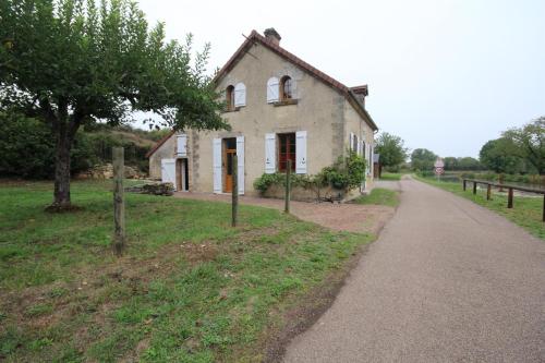 Ecluse d'Aiguilly : Maisons de vacances proche de Mont-et-Marré