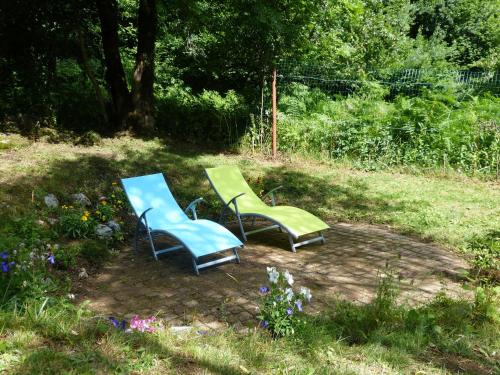 Chalet with garden in the Pyrenees : Maisons de vacances proche d'Axat