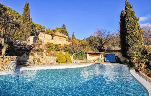 Amazing Home In Entrechaux With Wifi, Private Swimming Pool And 4 Bedrooms : Maisons de vacances proche de Puyméras