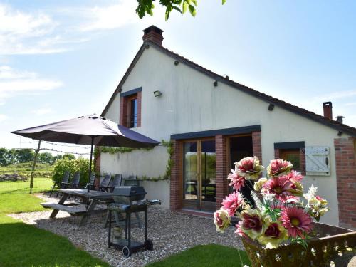 Cosy Holiday Home in Oussoy en G tinais with Library : Maisons de vacances proche de Thimory