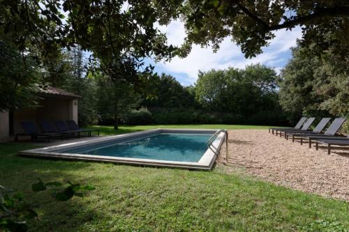 Private furnished apartment with all comfort has a terrace garden & pool : Appartements proche de Meyreuil