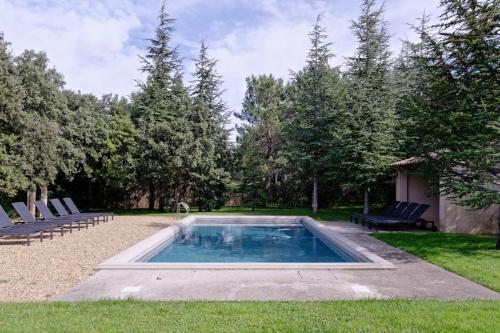 Furnished apartment with all comfort a garden swimming pool & a parking : Appartements proche de Meyreuil