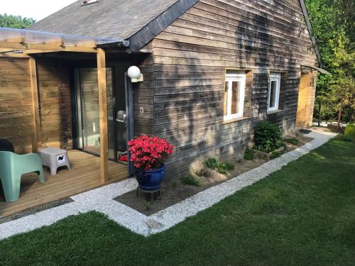 La Coudraie: Loft sauna/jacuzzi privatif à la campagne : Maisons de vacances proche d'Alleyrat