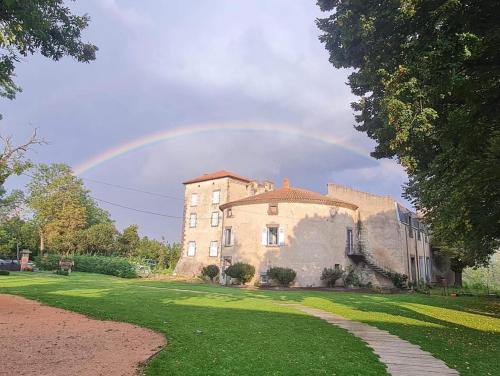 Tour du Château de Gondole : Appartements proche de Le Cendre