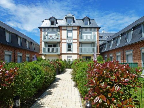 Holiday Home Villa Morny : Maisons de vacances proche de Deauville