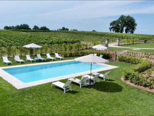 Magnifique villa plain pied avec piscine : Villas proche de Vayres