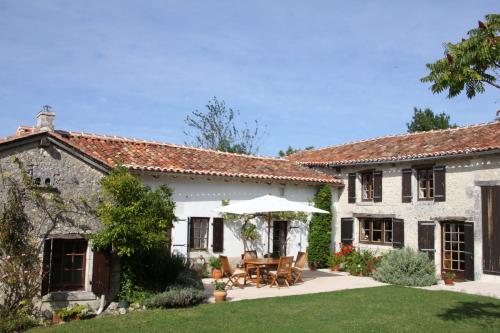 La Cotte Remote house for family getaway in Périgord : Maisons de vacances proche de Saint-Martial-Viveyrol