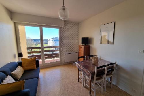 Nice Family Apartment In Cabourg Near The Sea : Appartements proche de Brucourt
