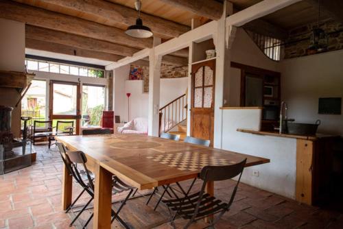 Maison de 3 chambres avec jardin a Faugeres : Maisons de vacances proche de Carlencas-et-Levas