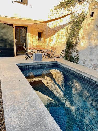 Maison au coeur des Alpilles avec piscine : Maisons de vacances proche de Maussane-les-Alpilles