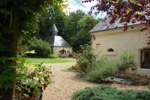 Le Logis du Pressoir Self Catering Gites in beautiful 18th Century Estate in the heart of the Loire Valley with heated pool and extensive grounds. : Maisons de vacances proche de Beaufort-en-Vallée