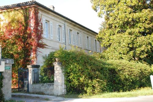 Château Le Baudou : B&B / Chambres d'hotes proche de Guîtres