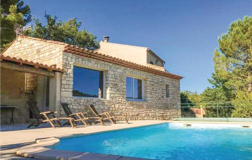 Nice Home In Cereste With 3 Bedrooms, Wifi And Outdoor Swimming Pool : Maisons de vacances proche de Vachères