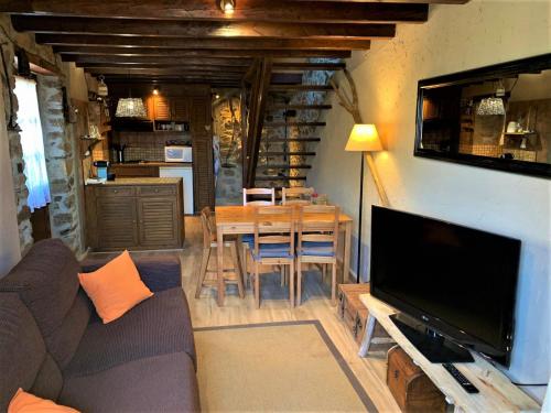 Casa de pueblo con patio en Dorres : Appartements proche de Latour-de-Carol