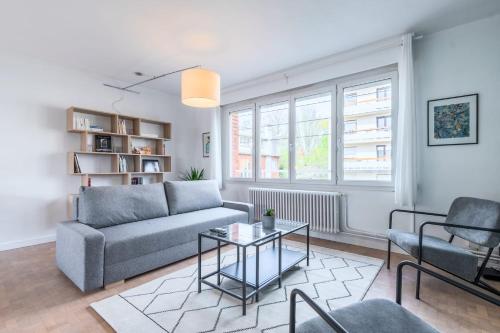 Lille - Superb bright and spacious 2 bedroom apartment with private parking : Appartements proche de Mons-en-Barœul