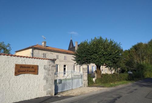 Domaine du Grand Ormeau : B&B / Chambres d'hotes proche de Saint-Ciers-du-Taillon