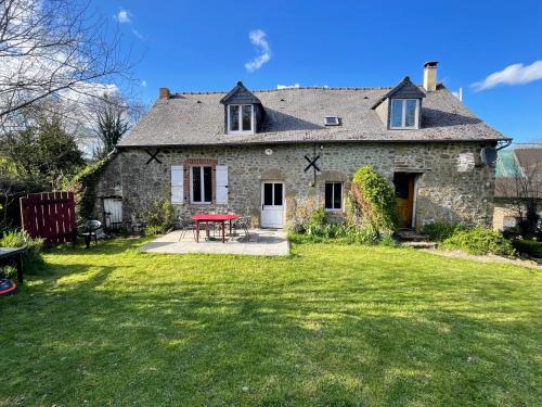 Bras D’Or Rural Gite cottage by farms & lakes. : Maisons de vacances proche de Le Ribay