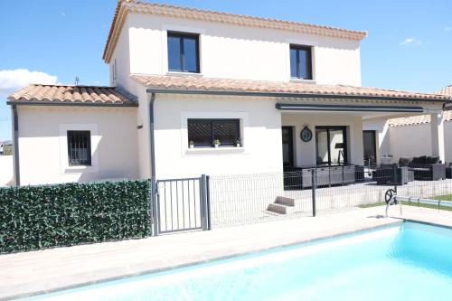 LS1-399 Belle maison moderne avec piscine privée - 6 personnes à Mouries, dans les Alpilles en Provence : Maisons de vacances proche de Mouriès