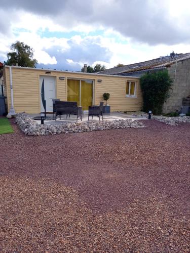 Maison d'une chambre avec terrasse amenagee et wifi a Embreville : Maisons de vacances proche de Rambures