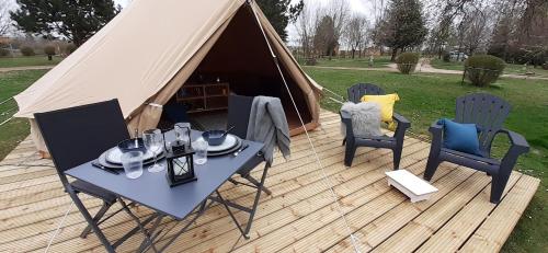 Tente Bell au camping Hautoreille : Campings proche de Marnay-sur-Marne