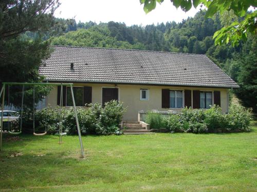 Villa du Bac : Maisons de vacances proche de Chambon-sur-Lac