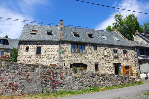 Maison de Varennes : Maisons de vacances proche de Chambon-sur-Lac