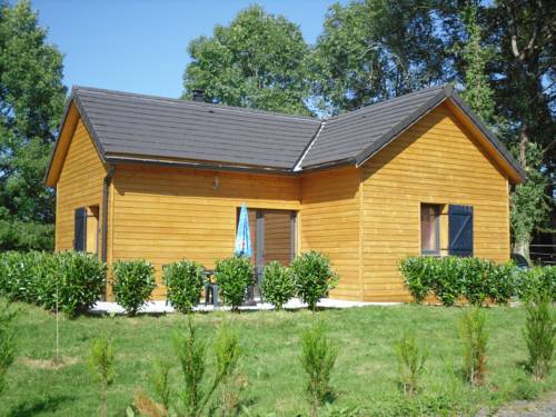 Gîte chalet bois avec spa privatif : Maisons de vacances proche de Salins