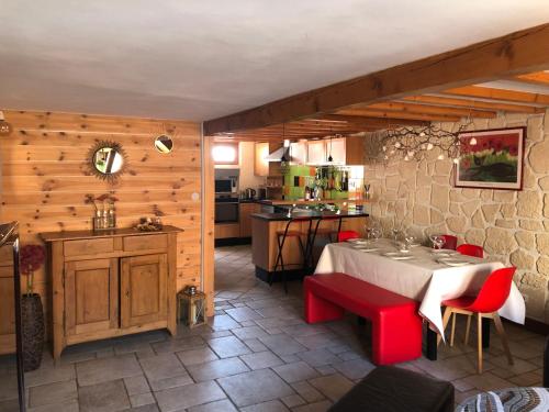 Gîte avec sauna chez Chanchan à Dambach la Ville : Maisons de vacances proche de Saint-Pierre-Bois