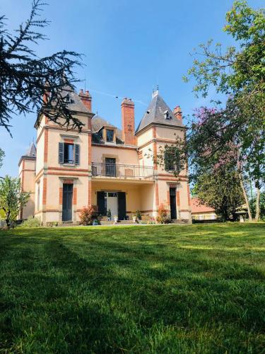 Château Ségot : B&B / Chambres d'hotes proche de Contigny