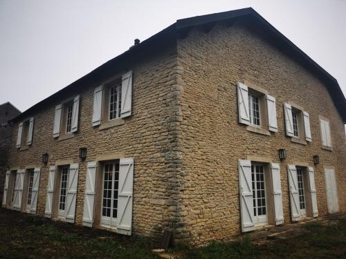 maison de campagne : Villas proche de Montsaugeon