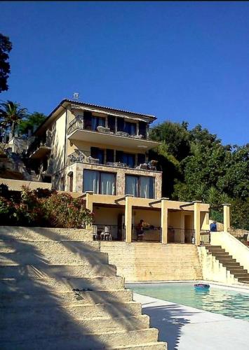 Villa Les Rocailles : Appartements proche de Mandelieu-la-Napoule