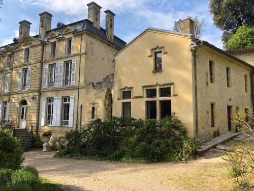 L'abbaye du château du Vallier : Maisons de vacances proche de Castres-Gironde