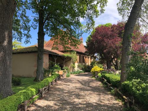 Les Jardins des Soussilanges : B&B / Chambres d'hotes proche de Bourg-le-Comte