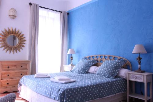 Studio la maison bleue : Appartements proche de Sillans-la-Cascade
