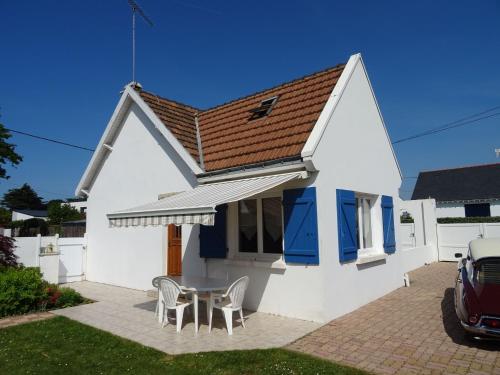 traditional Breton house near the beach of the Gold Mine : Maisons de vacances proche de Billiers
