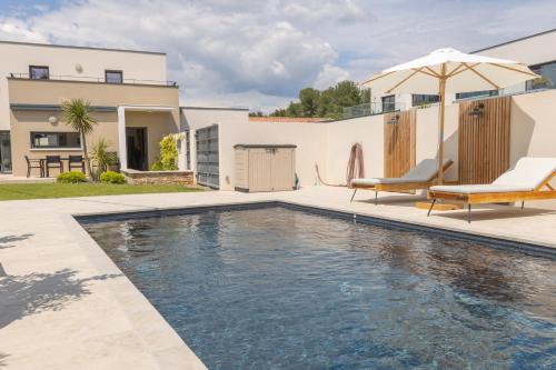 Villa moderne, piscine, Aux portes de Montpellier, 20 min plage : Villas proche de Teyran