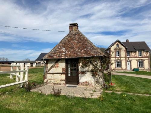 Tiny house du Haras Cour Lozey : Maisons de vacances proche de Vieux-Pont-en-Auge