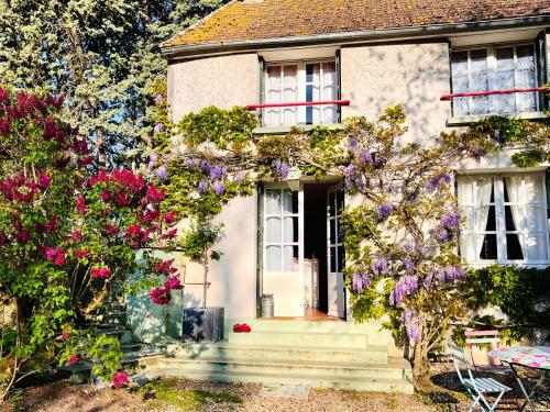 Maison de 2 chambres avec jardin clos et wifi a La Croix sur Ourcq : Maisons de vacances proche de Montigny-l'Allier