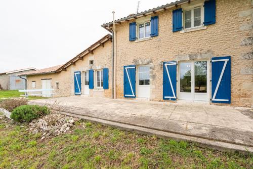 Eugénie : Maisons de vacances proche de Saint-Quentin-de-Chalais