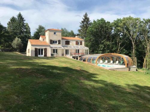 Villa 15 pers Mervent, vue sur lac, piscine,Vendée : Villas proche de Vouvant