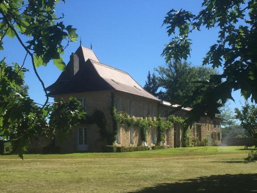 MANOIR LA FORCE avec piscine : Villas proche de Le Chalard