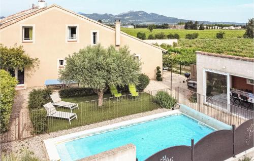 Amazing Home In Viols With Outdoor Swimming Pool, Wifi And 3 Bedrooms : Maisons de vacances proche de Violès