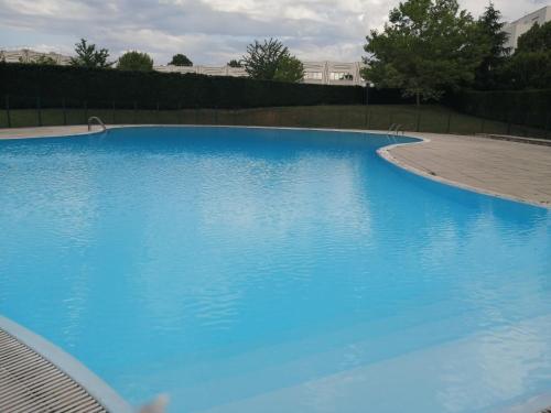 Romantisme et glamour avec spa, piscine et jardin : Appartements proche d'Asnières-lès-Dijon