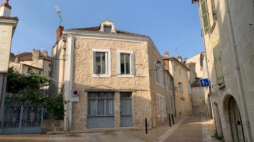 Logis historique au centre de Périgueux 8 lits L Oustal : Maisons de vacances proche de Boulazac