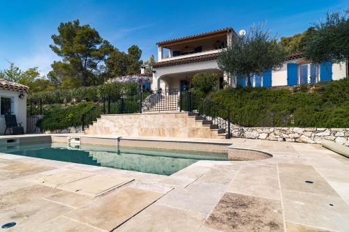 Villa Thalia : Maisons de vacances proche de Régusse