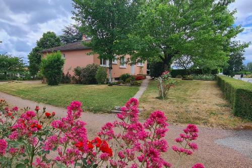 Gîte Les Pâquerettes spacieuse jardin terrain clos à 20min du Puy du Fou : Maisons de vacances proche de Cerizay